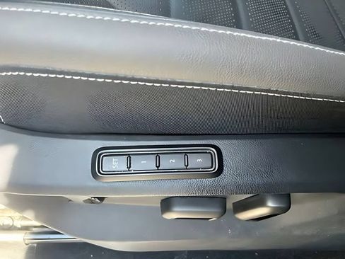 Used 2020 Volkswagen Atlas Cross Sport SEL Premium AWD/4WD image 28