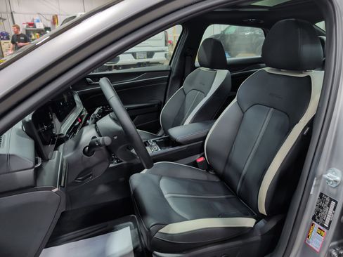 Used 2025 Kia K5 GT-Line w/ GT-Line Premium Package image 7