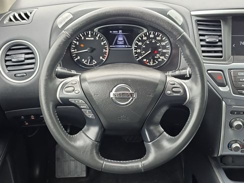 Used 2017 Nissan Pathfinder SL image 23