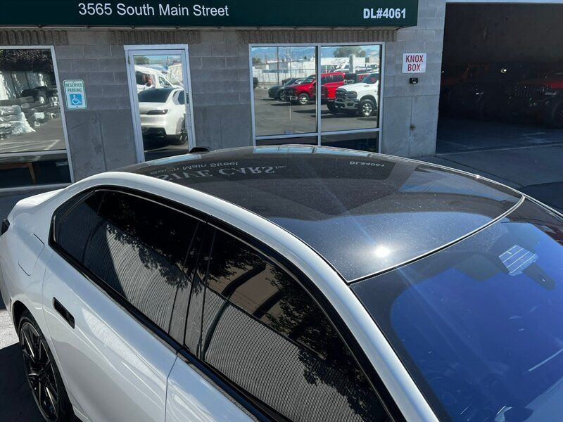 Used 2024 BMW i7 M70 AWD/4WD image 10