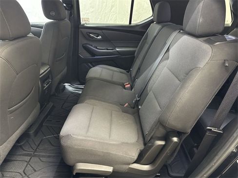 Used 2023 Chevrolet Traverse LT image 12