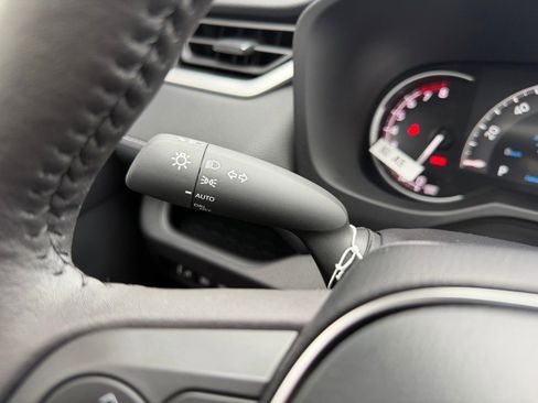 New 2025 Toyota RAV4 XLE image 19