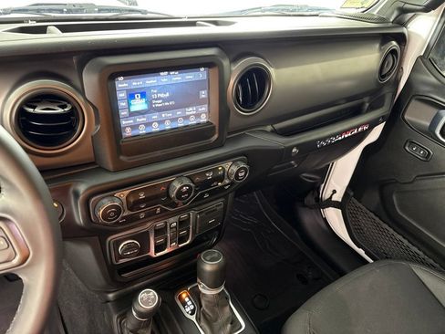 Used 2022 Jeep Wrangler Unlimited Sport AWD/4WD image 32