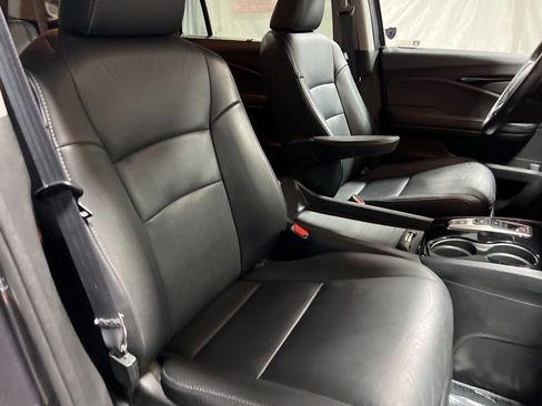Used 2022 Honda Pilot Touring image 9
