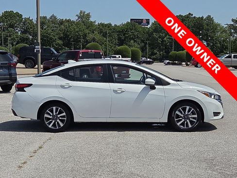 Used 2024 Nissan Versa SV FWD image 6