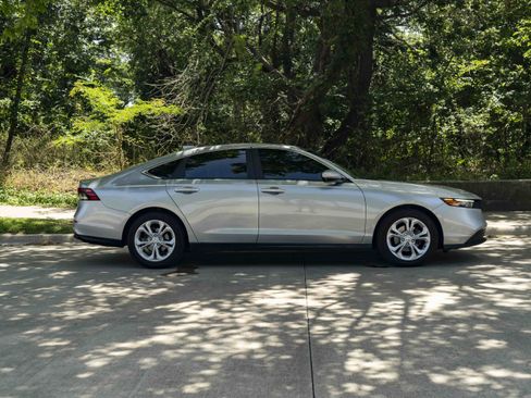 Used 2024 Honda Accord LX image 10