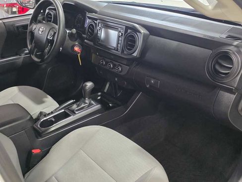 Used 2019 Toyota Tacoma SR w/ SR Convenience Package image 23