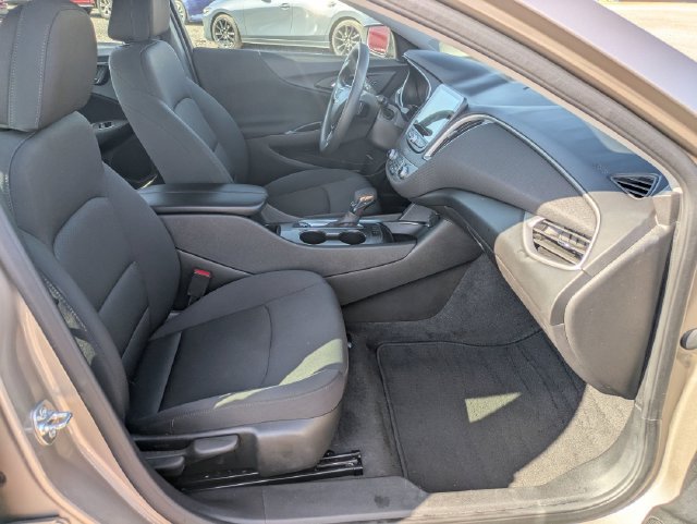 Used 2025 Chevrolet Malibu LT FWD image 25