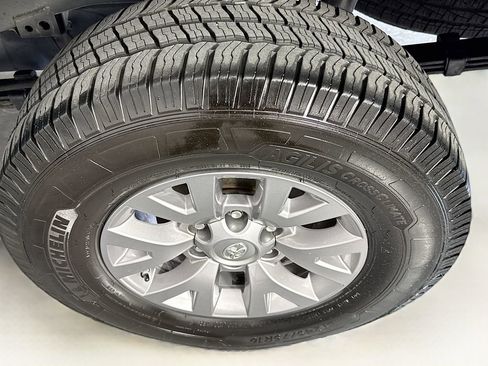 Used 2018 Toyota Tacoma SR5 image 28