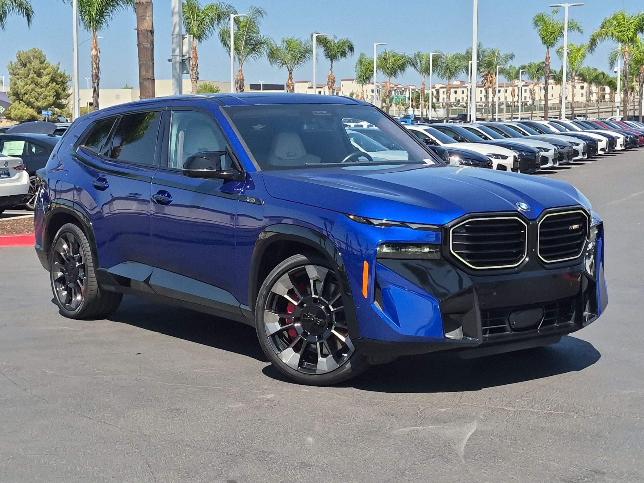 Used 2023 BMW XM AWD/4WD image 2