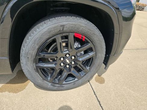 Used 2021 Chevrolet Traverse Premier w/ Redline Edition AWD/4WD image 12