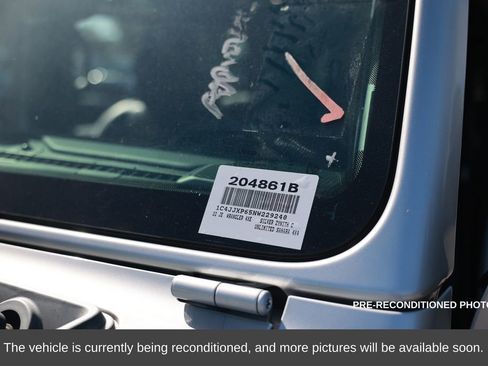 Used 2022 Jeep Wrangler Unlimited Sahara w/ Cold Weather Group image 18