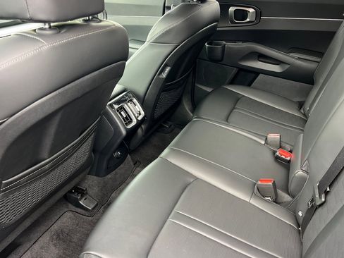 Certified 2025 Kia Sorento S image 15