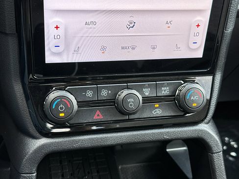 Certified 2025 Ford Ranger XLT w/ Equipment Group 301A High image 20