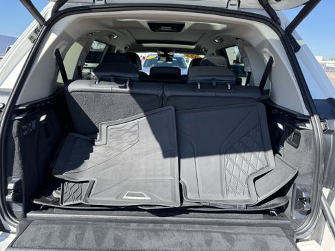 Used 2023 BMW X7 xDrive40i w/ Executive Package image 8