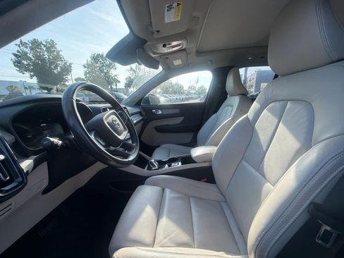 Used 2023 Volvo XC40 B5 Plus w/ Protection Package Premier AWD/4WD image 27