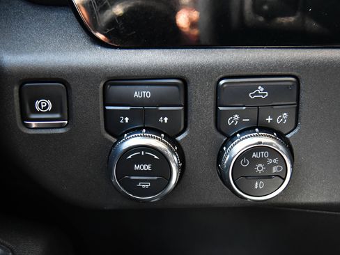 Used 2025 GMC Sierra 1500 Elevation AWD/4WD image 33