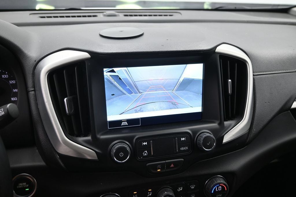 Used 2024 GMC Terrain SLT AWD/4WD image 16
