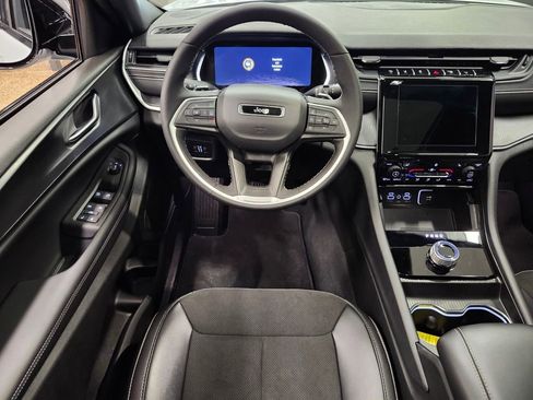 New 2025 Jeep Grand Cherokee L Altitude image 12