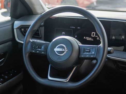 Certified 2025 Nissan Kicks SV image 16