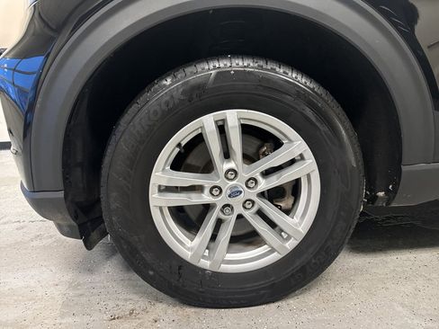 Certified 2023 Ford Explorer XLT w/ Equipment Group 202A image 31