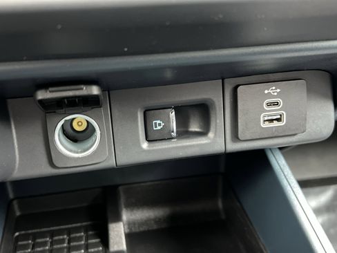 Used 2025 Ford Maverick Lariat w/ Black Appearance Package image 33