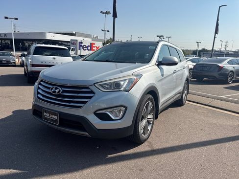 Used 2016 Hyundai Santa Fe SE w/ Option Group 03 AWD/4WD image 4