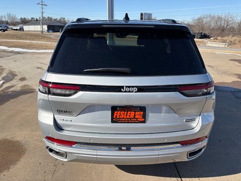 Used 2024 Jeep Grand Cherokee Overland image 5