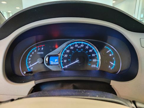 Used 2011 Toyota Sienna XLE FWD image 12