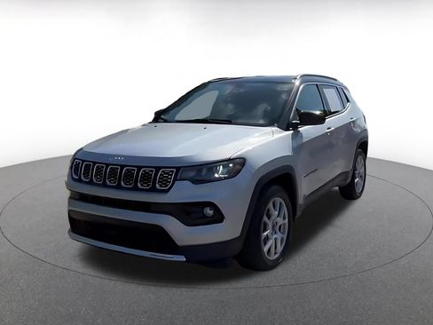 Used 2025 Jeep Compass Limited AWD/4WD image 7