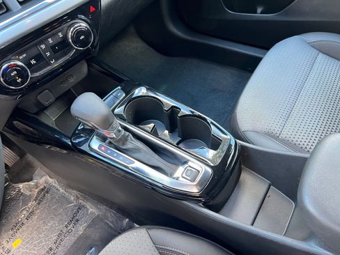 Used 2025 Chevrolet Trax LT image 37