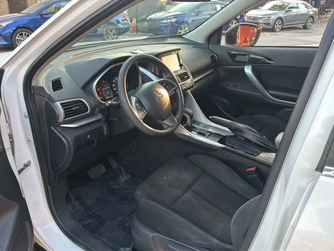 Used 2020 Mitsubishi Eclipse Cross ES FWD image 12