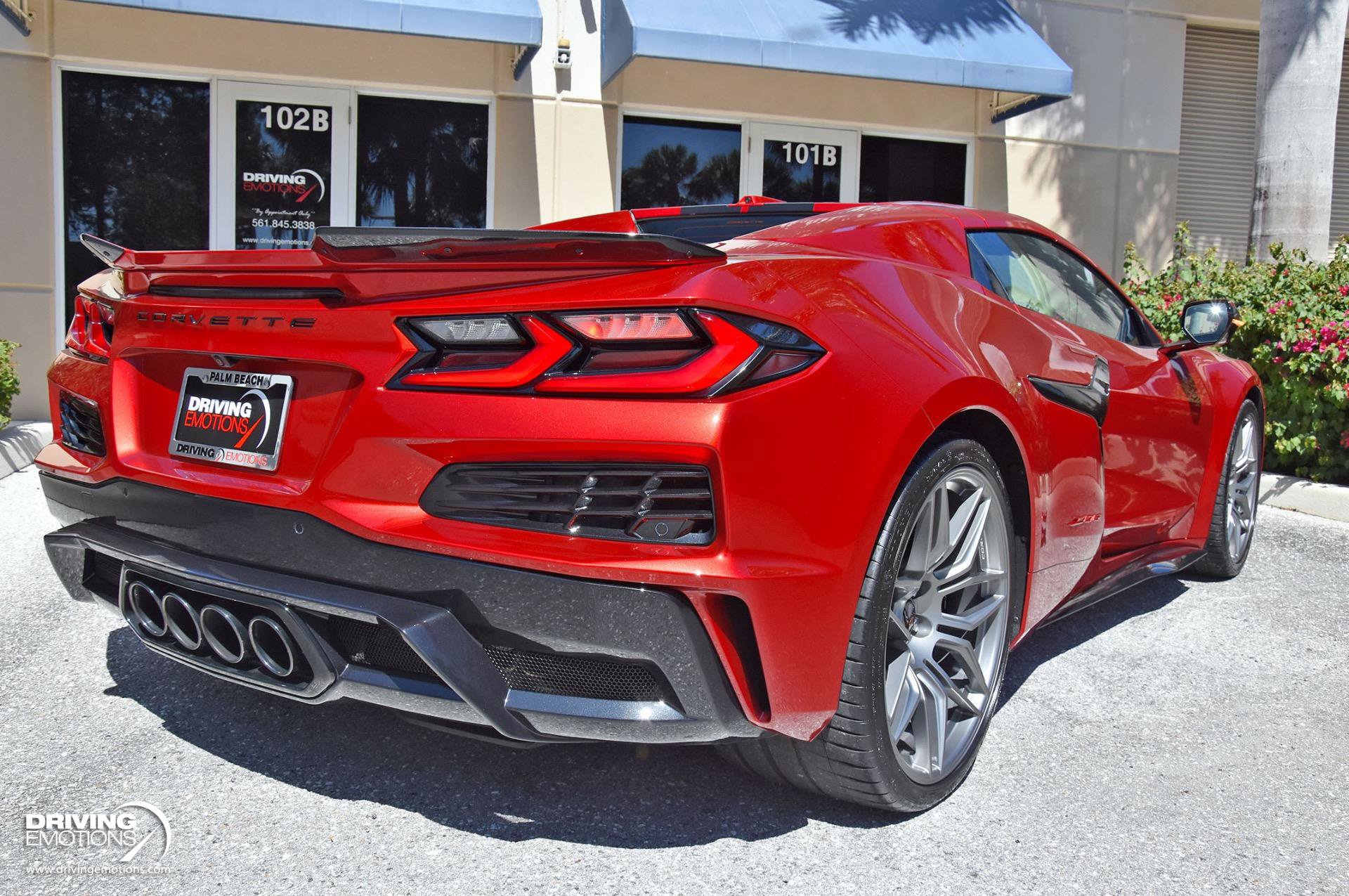Used 2025 Chevrolet Corvette Z06 w/ Stealth Interior Trim Package RWD image 21