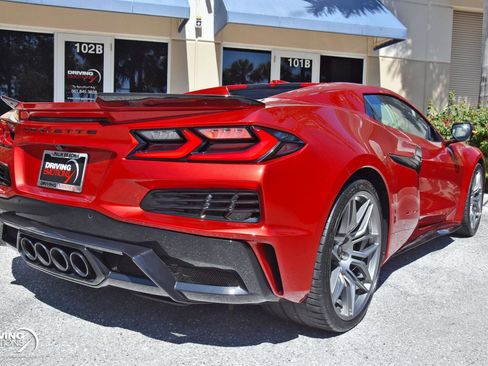 Used 2025 Chevrolet Corvette Z06 w/ Stealth Interior Trim Package RWD image 21