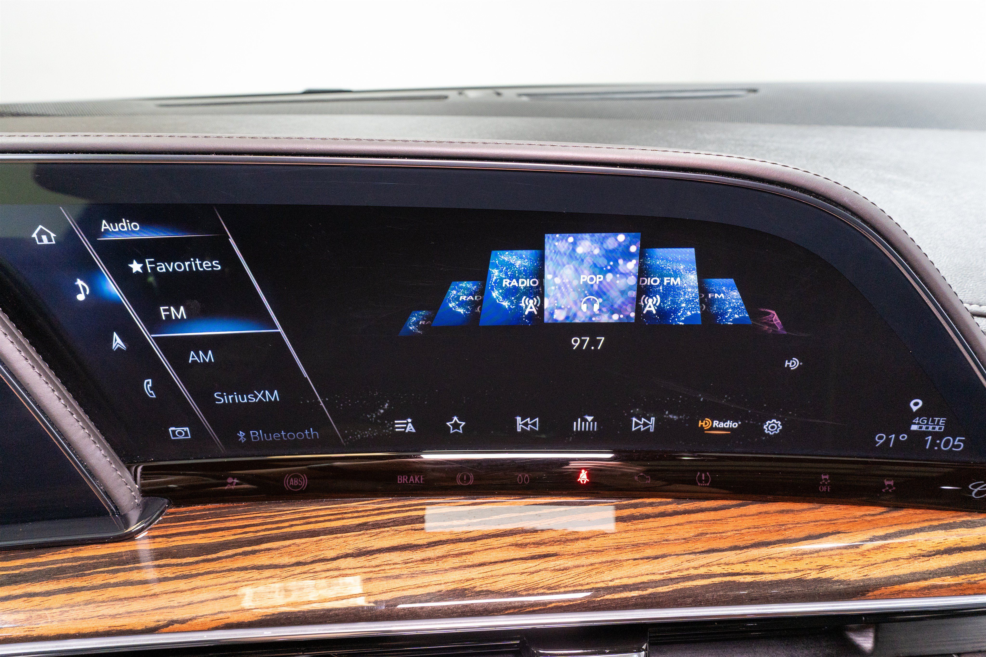 Used 2021 Cadillac Escalade Premium Luxury w/ Driver Assist Tech Package RWD image 21
