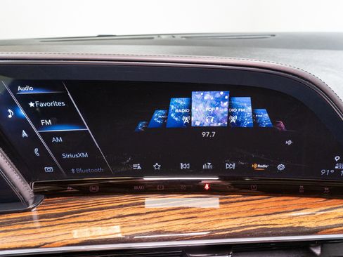 Used 2021 Cadillac Escalade Premium Luxury w/ Driver Assist Tech Package RWD image 21