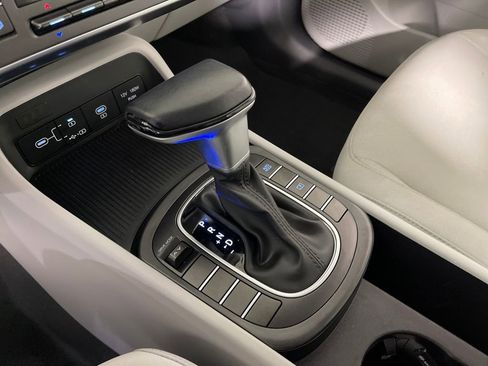 Certified 2025 Hyundai Kona SEL image 25