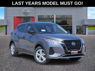 New 2025 Nissan Kicks Play S video 1