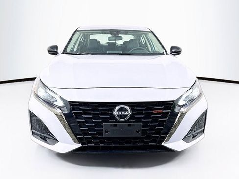 New 2025 Nissan Altima 2.5 SR image 2
