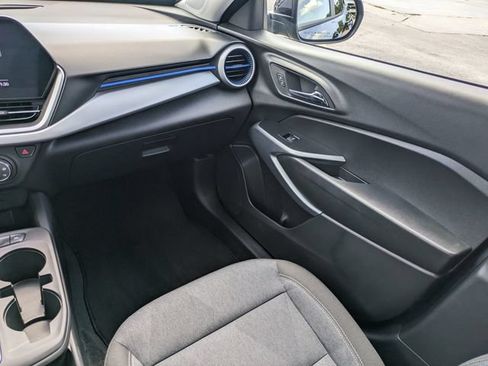 Used 2024 Chevrolet Trax LS w/ LS Convenience Package FWD image 17