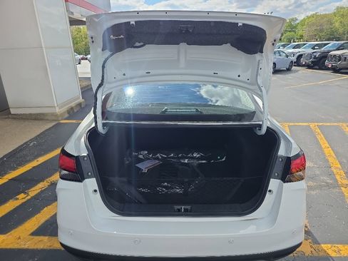 Certified 2025 Nissan Versa SR w/ Trunk Package FWD image 5