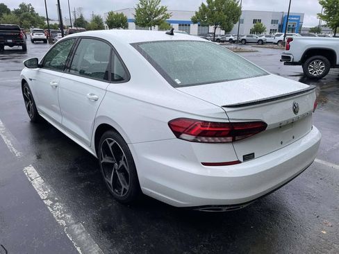 Used 2020 Volkswagen Passat 2.0T R-Line FWD image 4