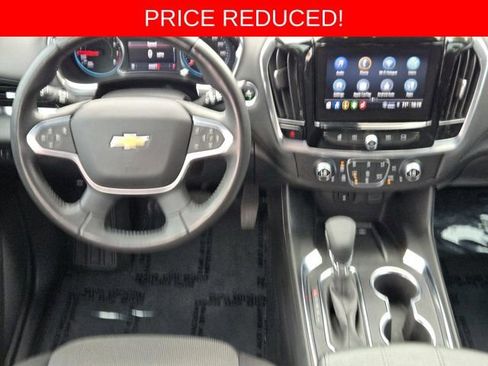 Used 2022 Chevrolet Traverse LT FWD image 28