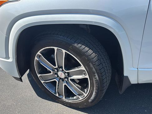 Used 2017 GMC Acadia Denali AWD/4WD image 4