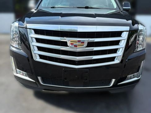 Used 2019 Cadillac Escalade ESV Premium Luxury AWD/4WD image 8