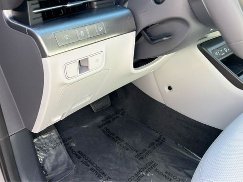Certified 2026 Hyundai Kona SEL Premium AWD/4WD image 30
