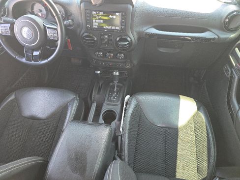 Used 2017 Jeep Wrangler Unlimited Sahara AWD/4WD image 17