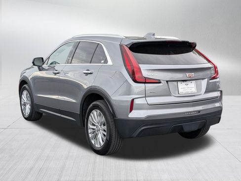 Used 2024 Cadillac XT4 Luxury w/ Cold Weather Package AWD/4WD image 3