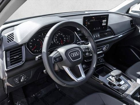 Used 2023 Audi Q5 2.0T Premium w/ Convenience Package AWD/4WD image 10