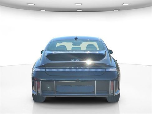 New 2023 Hyundai Ioniq 6 SEL image 7